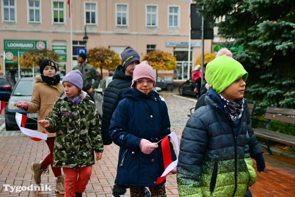 Tucholskie dzieci świętują Dzień Niepodległości!