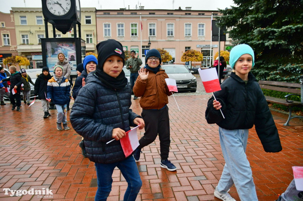 Tucholskie dzieci świętują Dzień Niepodległości!