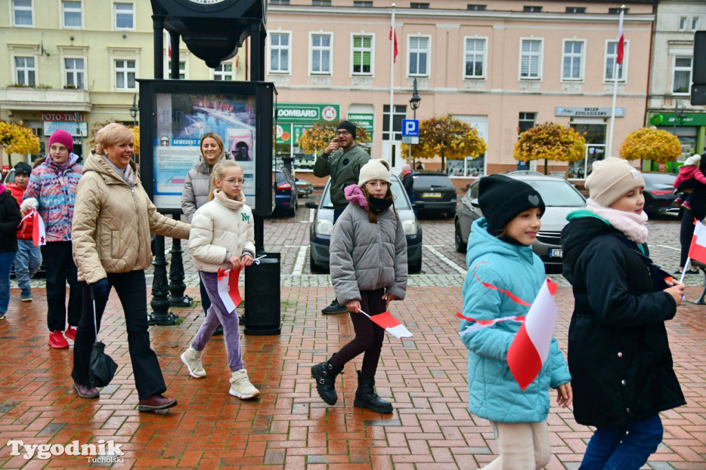 Tucholskie dzieci świętują Dzień Niepodległości!