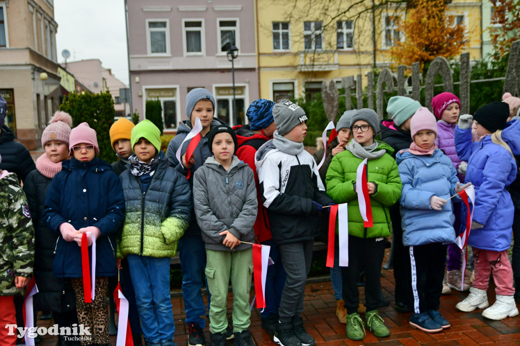 Tucholskie dzieci świętują Dzień Niepodległości!