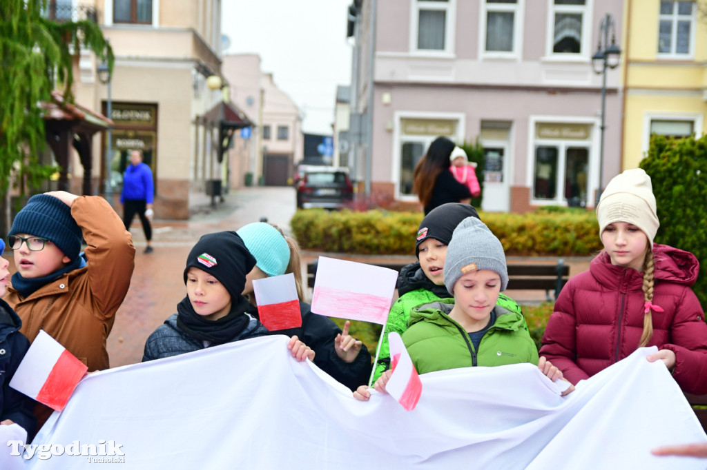 Tucholskie dzieci świętują Dzień Niepodległości!