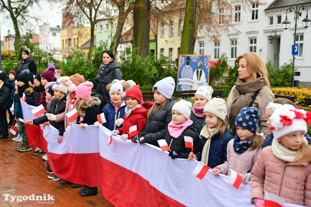 Tucholskie dzieci świętują Dzień Niepodległości!