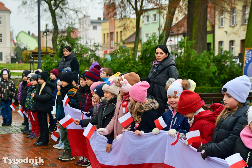 Tucholskie dzieci świętują Dzień Niepodległości!