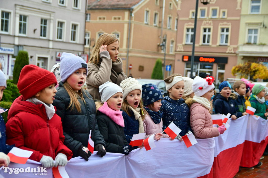 Tucholskie dzieci świętują Dzień Niepodległości!