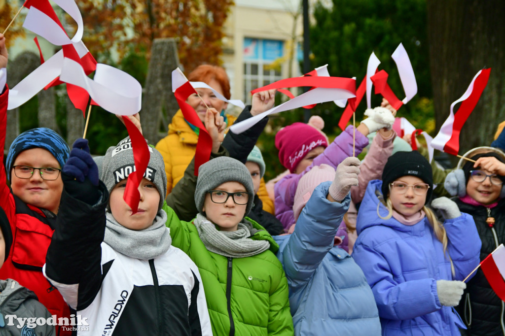 Tucholskie dzieci świętują Dzień Niepodległości!