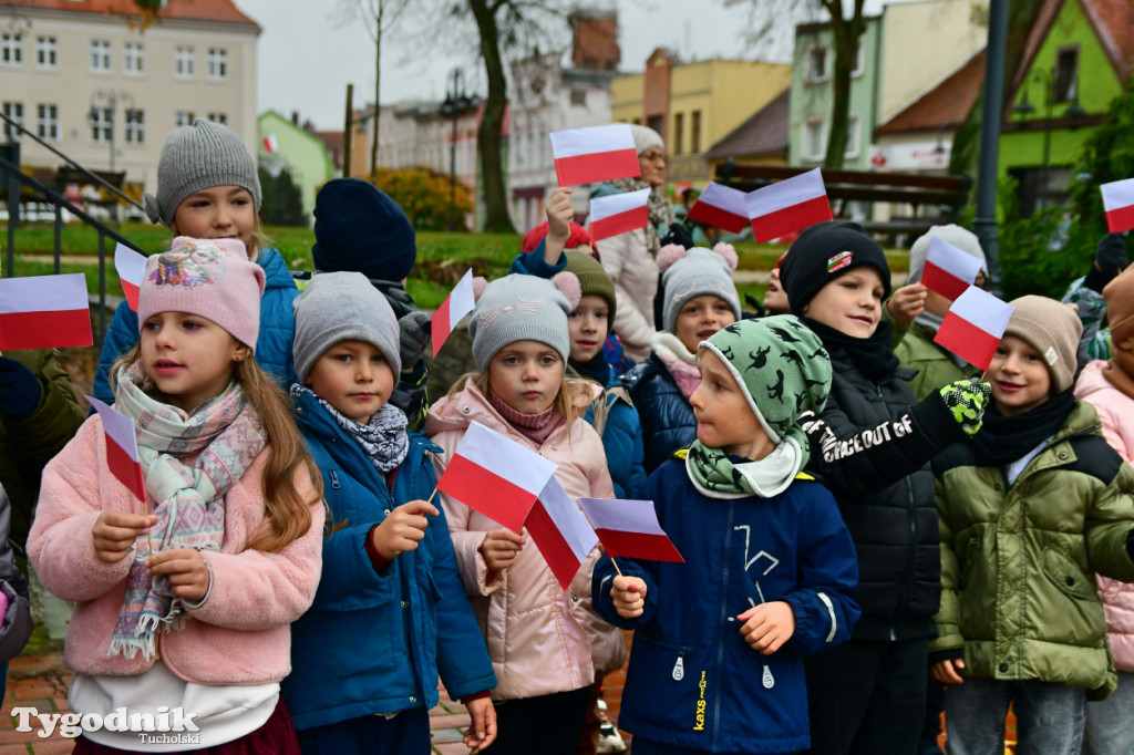 Tucholskie dzieci świętują Dzień Niepodległości!