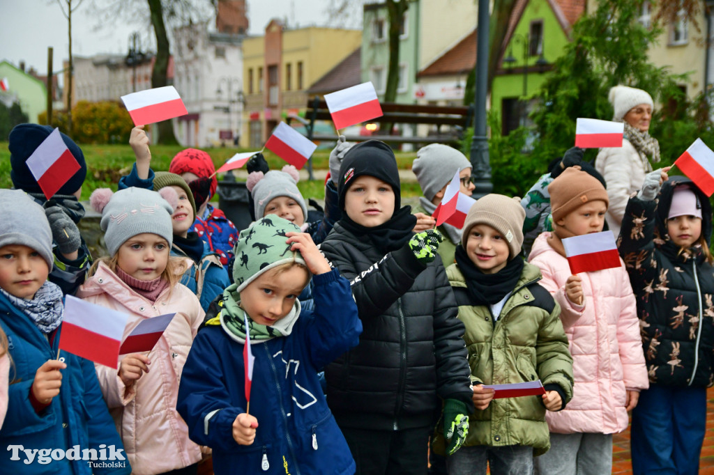 Tucholskie dzieci świętują Dzień Niepodległości!