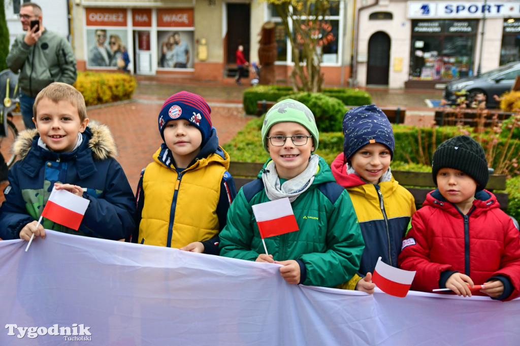 Tucholskie dzieci świętują Dzień Niepodległości!