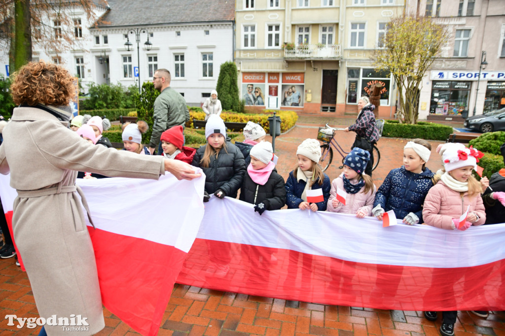 Tucholskie dzieci świętują Dzień Niepodległości!