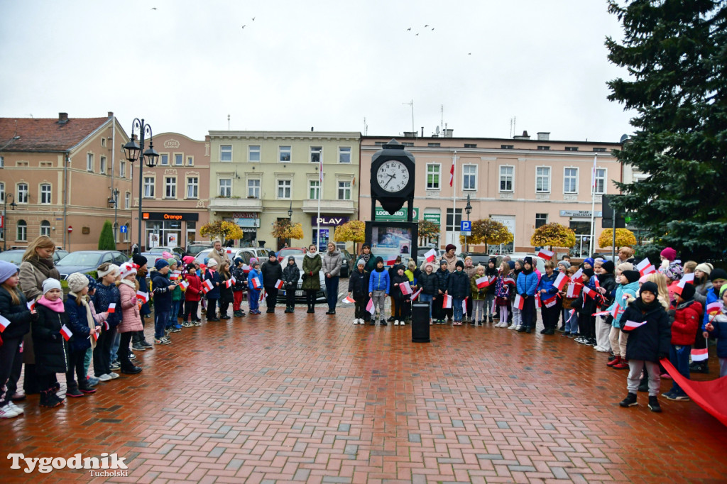 Tucholskie dzieci świętują Dzień Niepodległości!