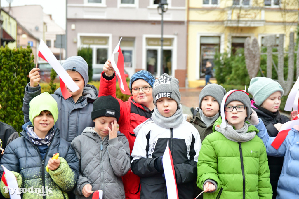 Tucholskie dzieci świętują Dzień Niepodległości!