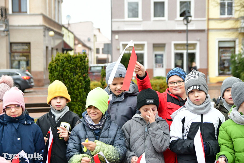 Tucholskie dzieci świętują Dzień Niepodległości!