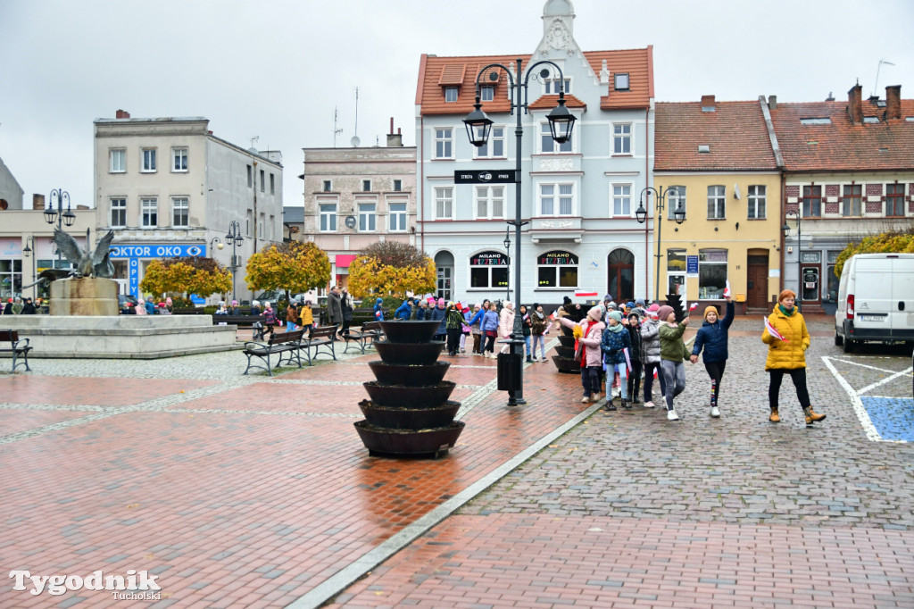 Tucholskie dzieci świętują Dzień Niepodległości!