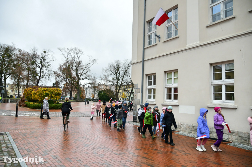 Tucholskie dzieci świętują Dzień Niepodległości!