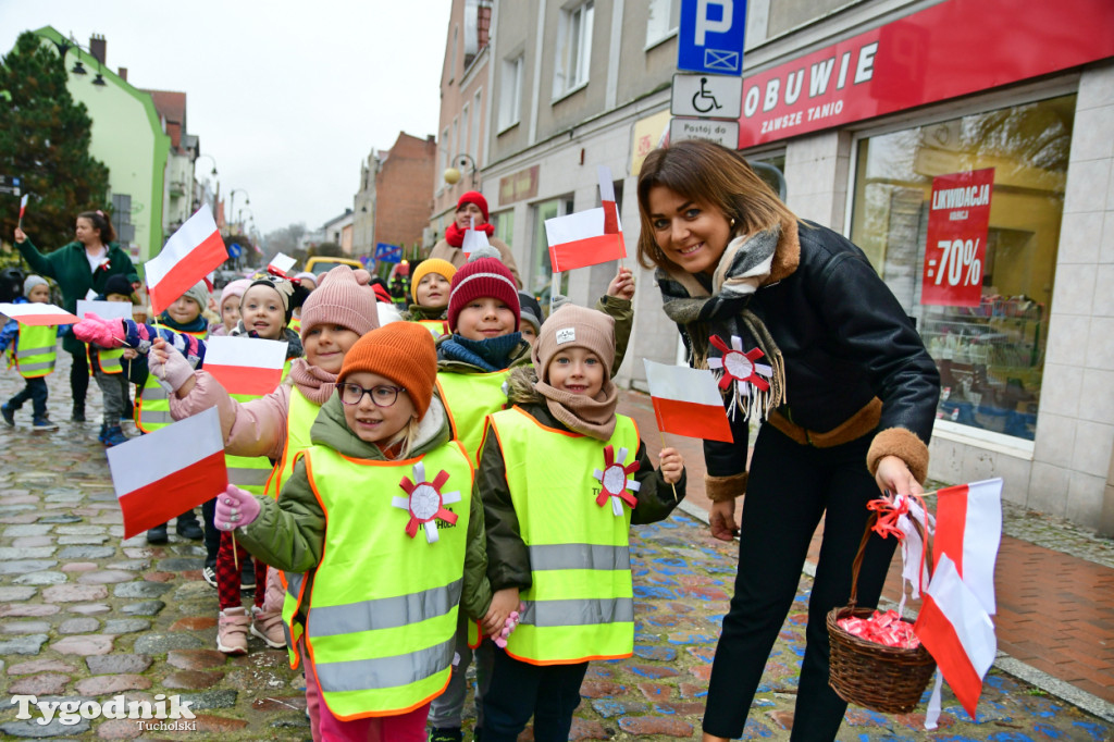 Tucholskie dzieci świętują Dzień Niepodległości!