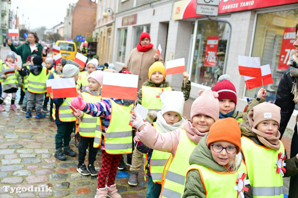 Tucholskie dzieci świętują Dzień Niepodległości!