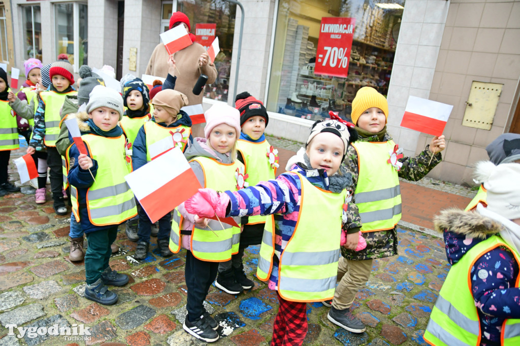 Tucholskie dzieci świętują Dzień Niepodległości!