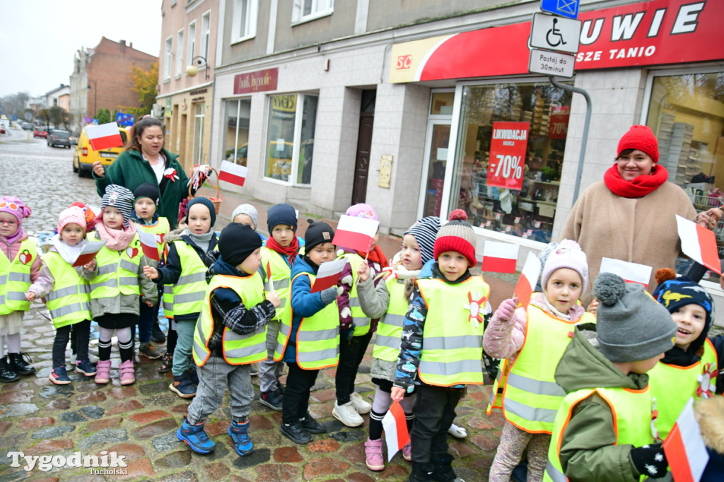 Tucholskie dzieci świętują Dzień Niepodległości!