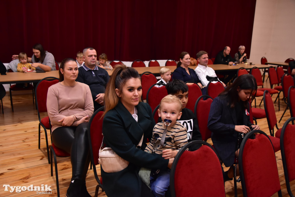 Gm. Lubiewo: W Bysławiu obchodzili Święto Niepodległości, urodziny orkiestry i podziękowali wieloletniemu kapelmistrzowi / ZDJĘCIA