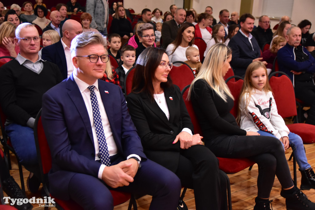 Gm. Lubiewo: W Bysławiu obchodzili Święto Niepodległości, urodziny orkiestry i podziękowali wieloletniemu kapelmistrzowi / ZDJĘCIA