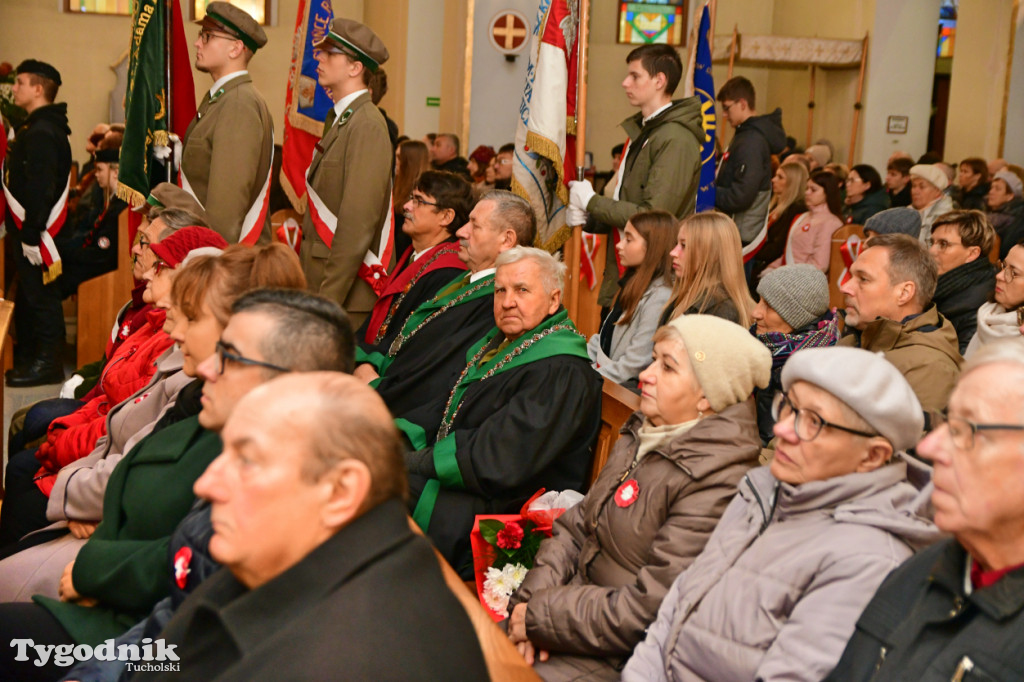 Święto Niepodległości w Tucholi. Tłum przemaszerował pod pomnik