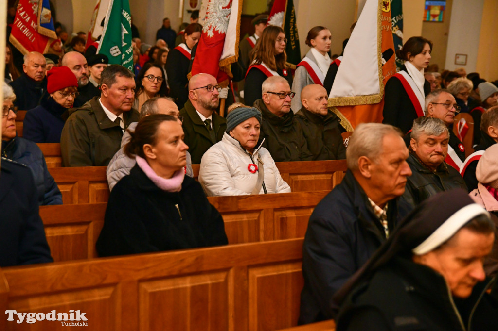 Święto Niepodległości w Tucholi. Tłum przemaszerował pod pomnik