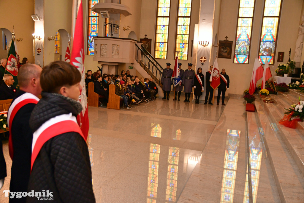 Święto Niepodległości w Tucholi. Tłum przemaszerował pod pomnik