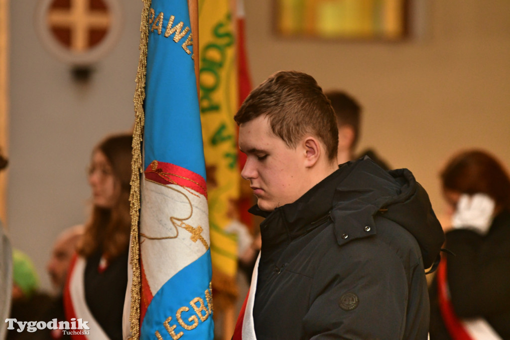 Święto Niepodległości w Tucholi. Tłum przemaszerował pod pomnik