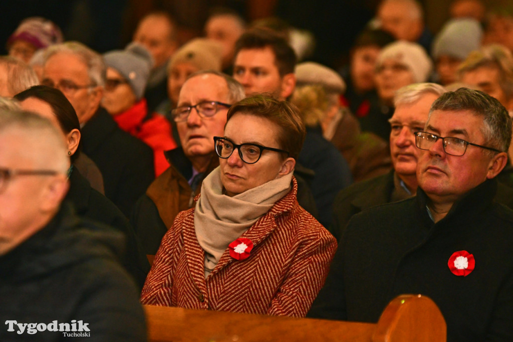 Święto Niepodległości w Tucholi. Tłum przemaszerował pod pomnik