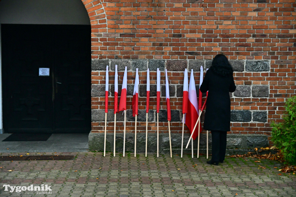 Święto Niepodległości w Tucholi. Tłum przemaszerował pod pomnik