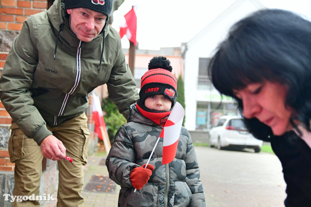 Święto Niepodległości w Tucholi. Tłum przemaszerował pod pomnik