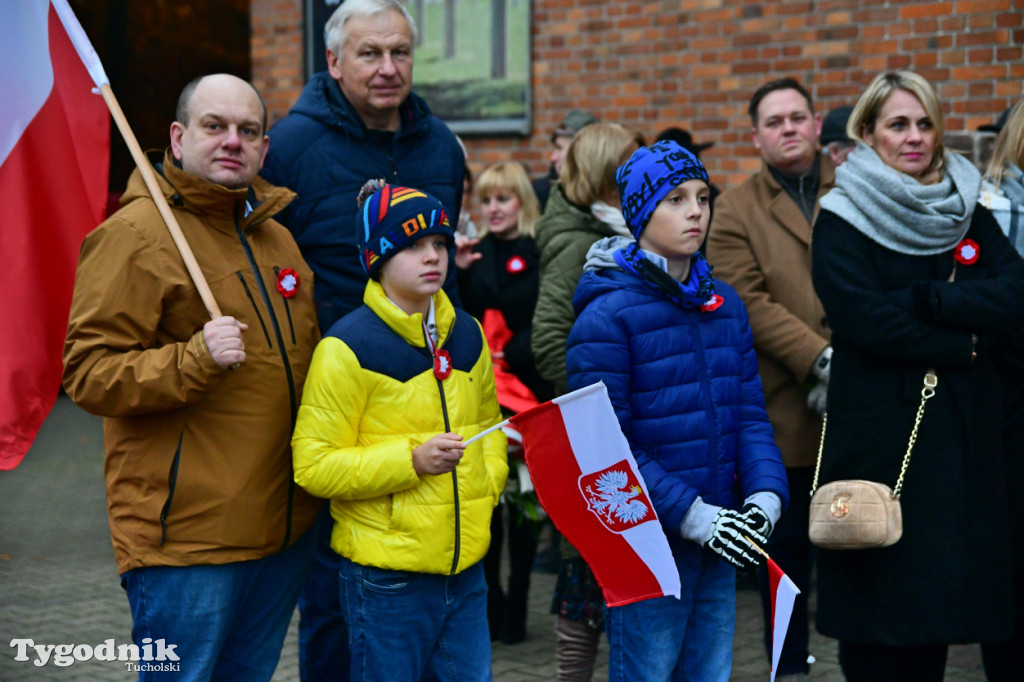 Święto Niepodległości w Tucholi. Tłum przemaszerował pod pomnik