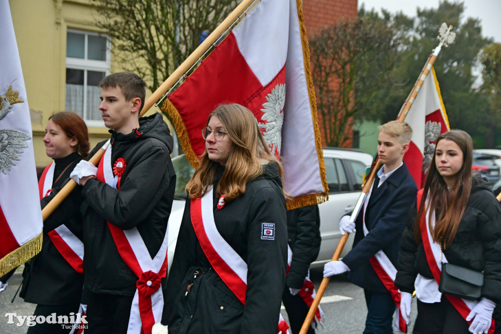 Święto Niepodległości w Tucholi. Tłum przemaszerował pod pomnik