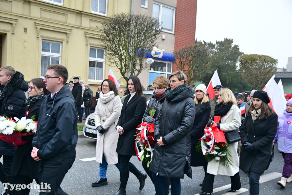 Święto Niepodległości w Tucholi. Tłum przemaszerował pod pomnik