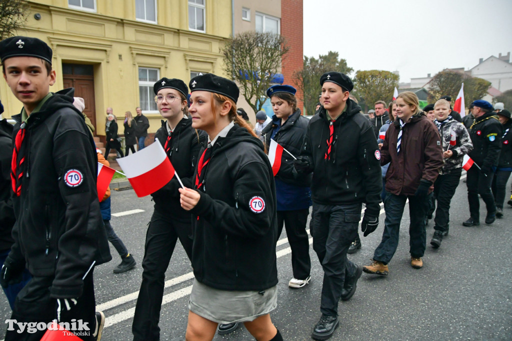 Święto Niepodległości w Tucholi. Tłum przemaszerował pod pomnik