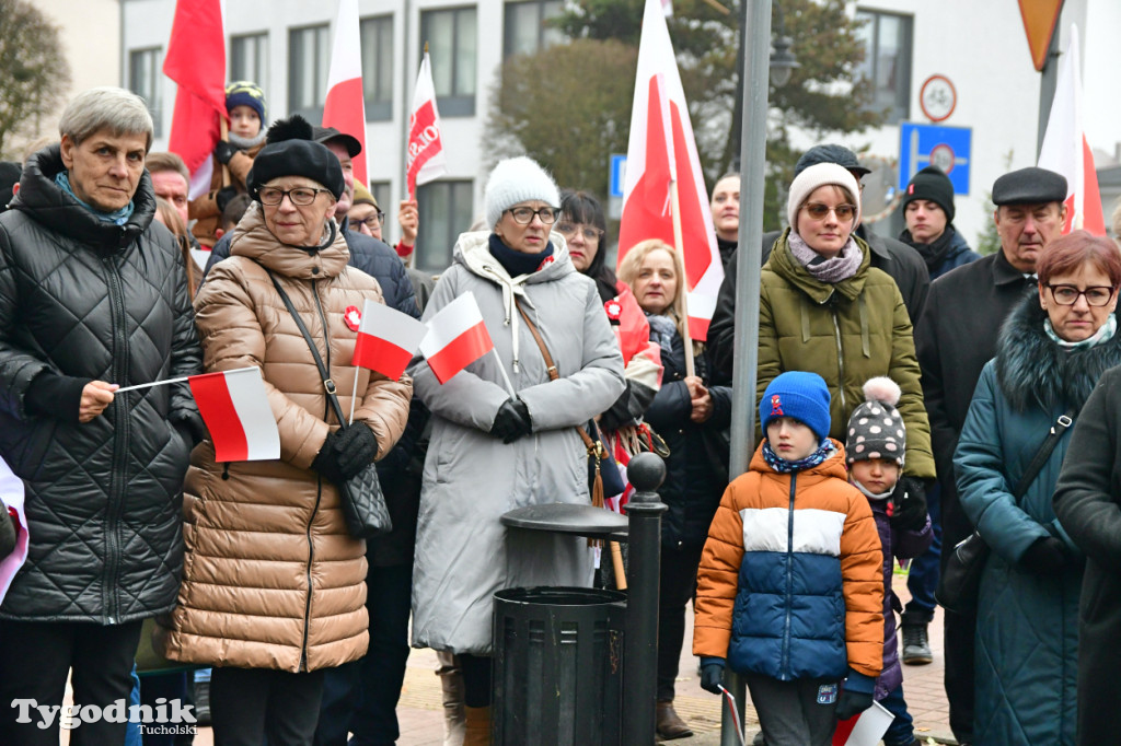 Święto Niepodległości w Tucholi. Tłum przemaszerował pod pomnik