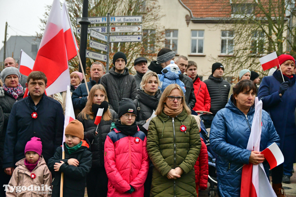 Święto Niepodległości w Tucholi. Tłum przemaszerował pod pomnik