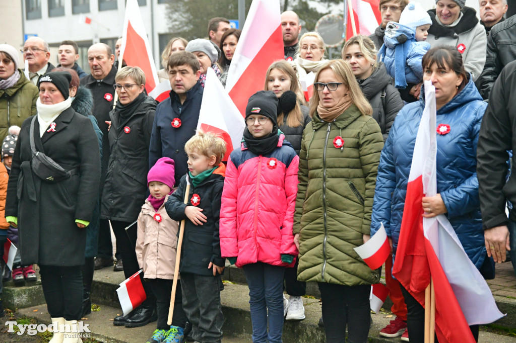 Święto Niepodległości w Tucholi. Tłum przemaszerował pod pomnik