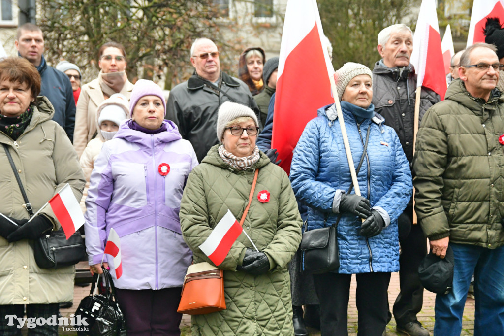 Święto Niepodległości w Tucholi. Tłum przemaszerował pod pomnik