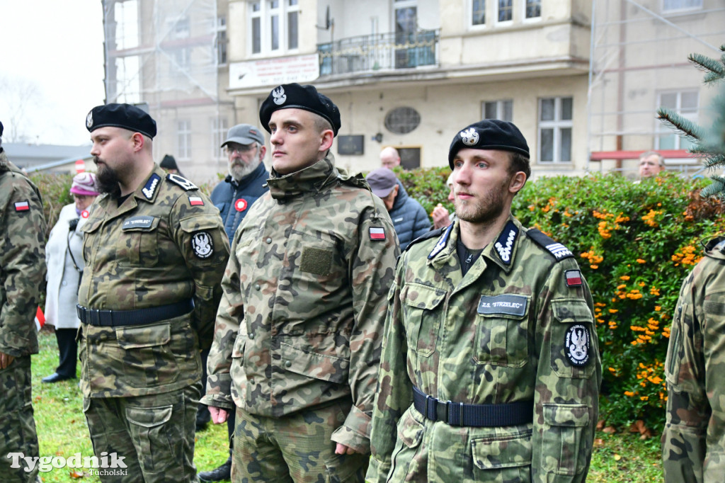 Święto Niepodległości w Tucholi. Tłum przemaszerował pod pomnik