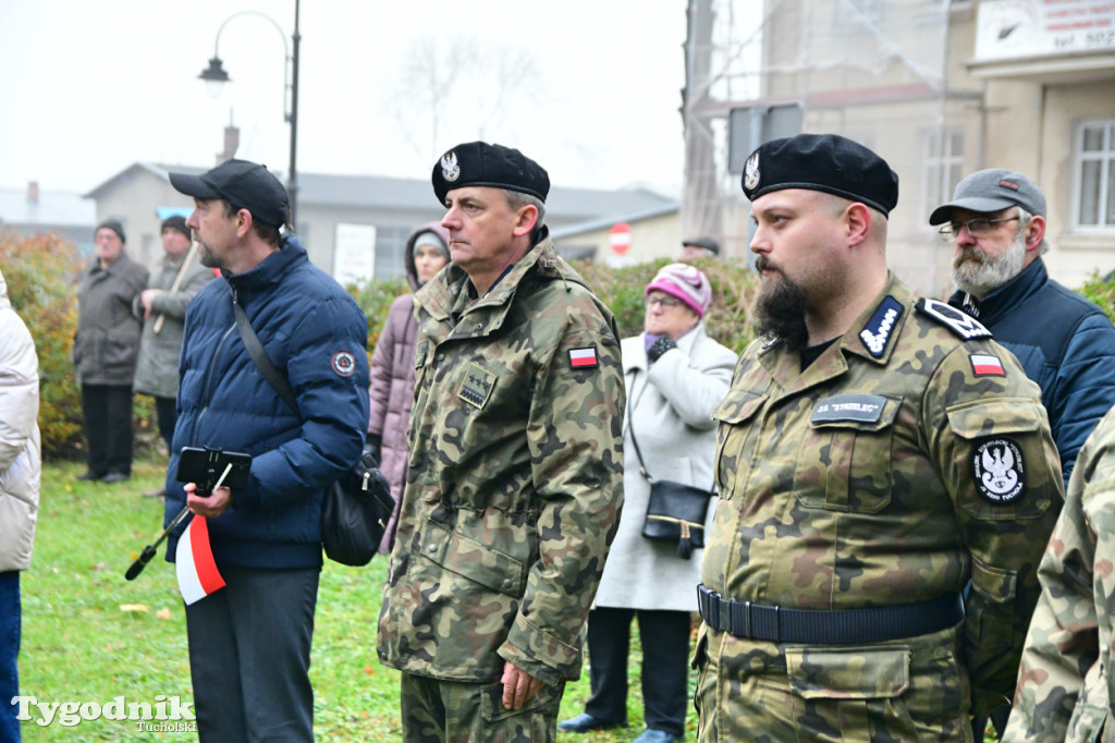 Święto Niepodległości w Tucholi. Tłum przemaszerował pod pomnik