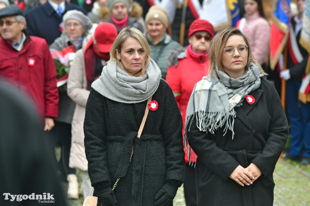 Święto Niepodległości w Tucholi. Tłum przemaszerował pod pomnik