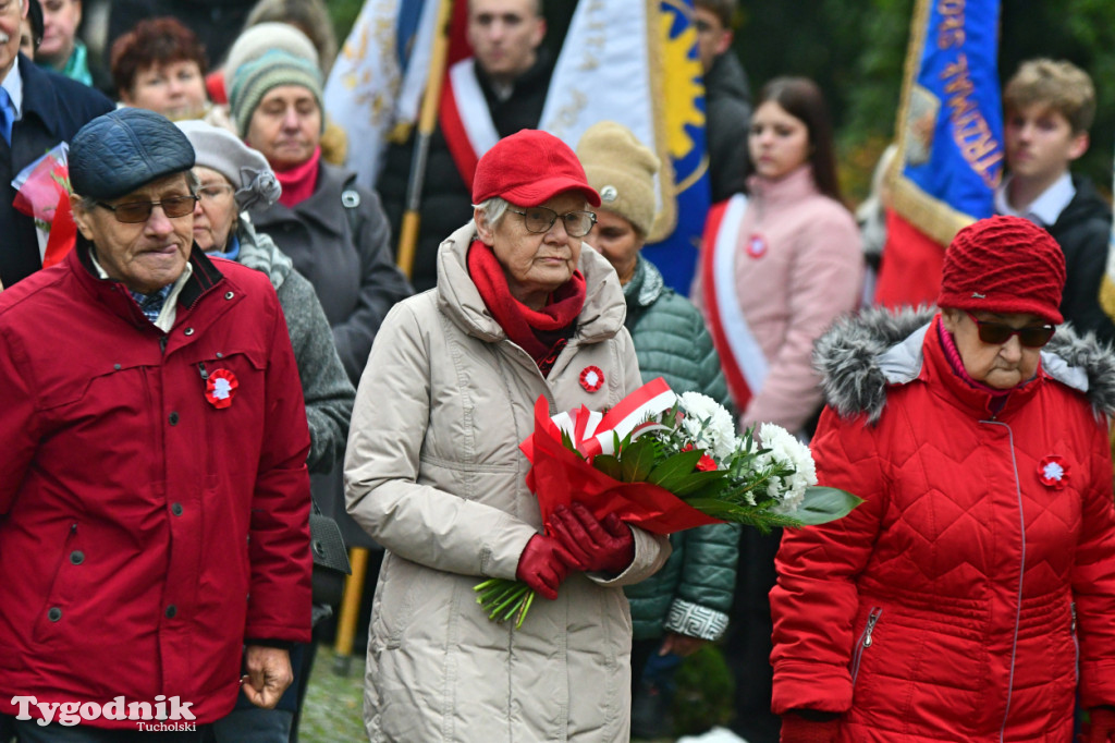 Święto Niepodległości w Tucholi. Tłum przemaszerował pod pomnik