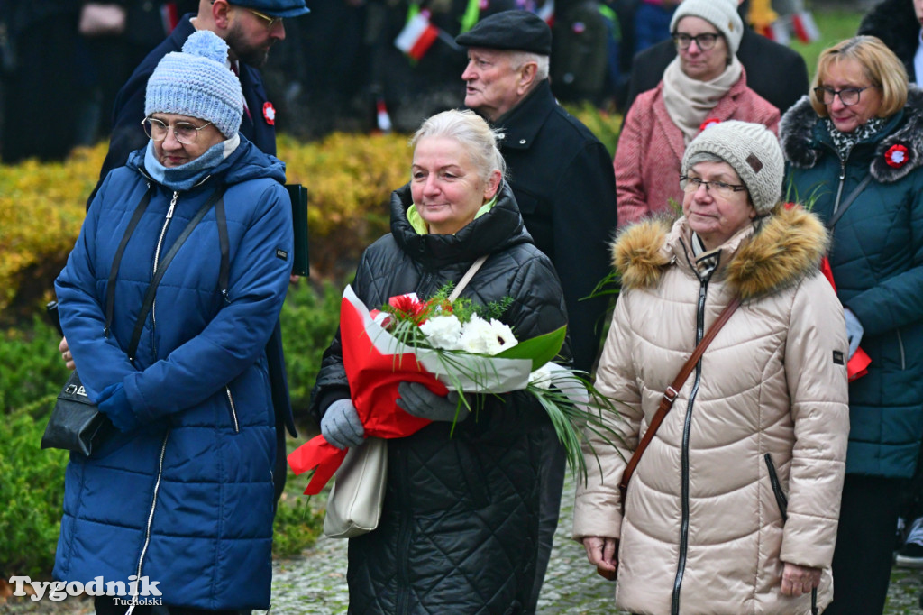 Święto Niepodległości w Tucholi. Tłum przemaszerował pod pomnik