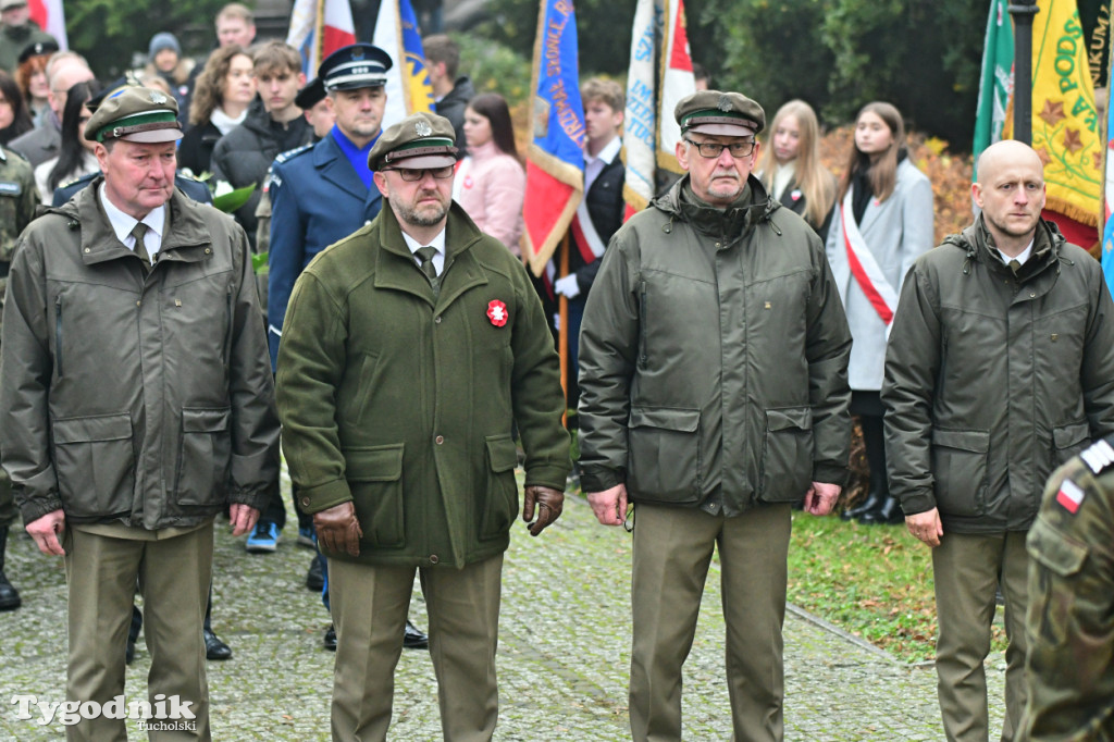 Święto Niepodległości w Tucholi. Tłum przemaszerował pod pomnik