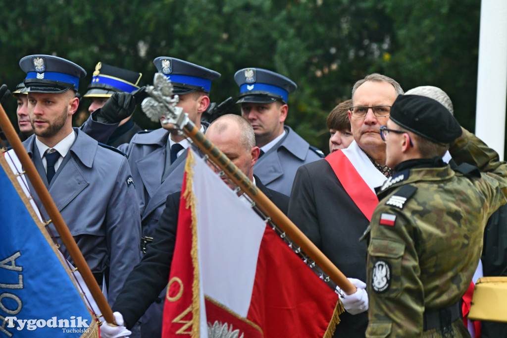 Święto Niepodległości w Tucholi. Tłum przemaszerował pod pomnik