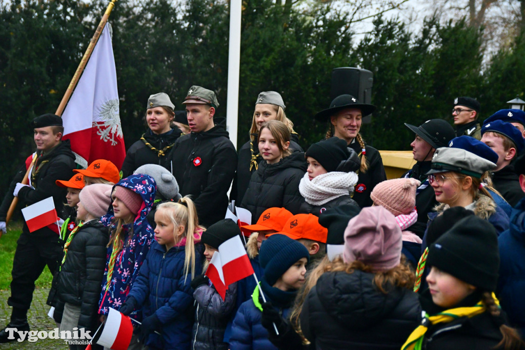 Święto Niepodległości w Tucholi. Tłum przemaszerował pod pomnik