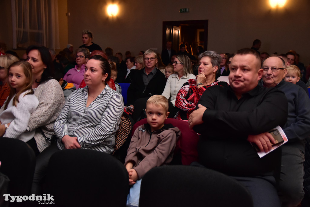 W Gostycynie na Święto Niepodległości były patriotyczne pieśni, prmocja gminy i gęsina / ZDJĘCIA