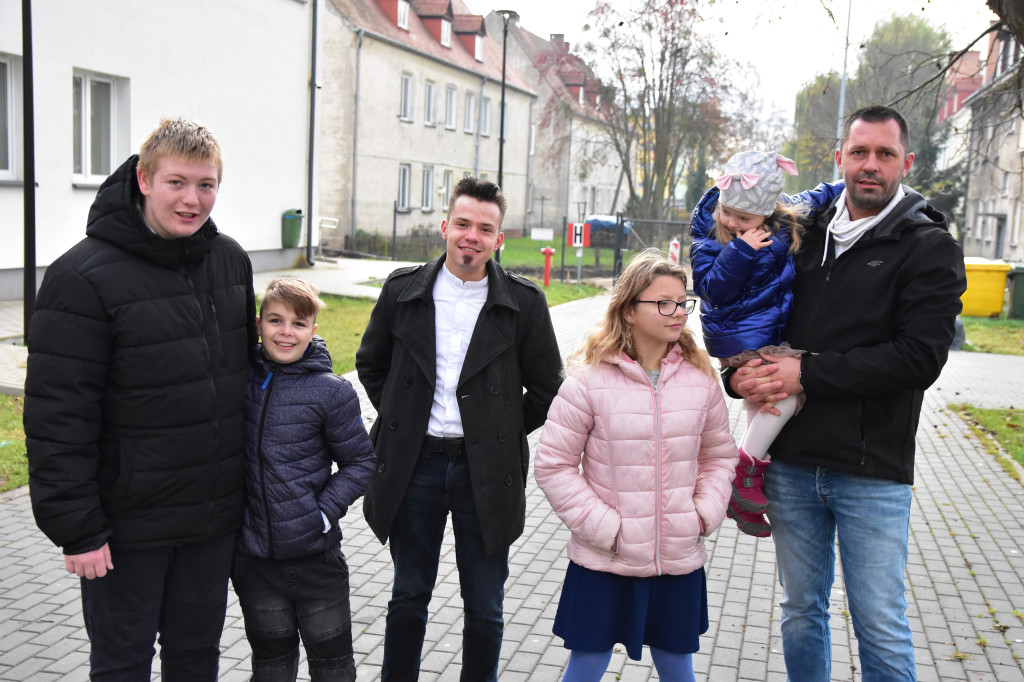 Nowe auto na wyposażeniu Placówek Opiekuńczo - Wychowawczych z Gostycyna i Żalna. Gdzie placówki zaplanowały swój wspólny wyjazd?