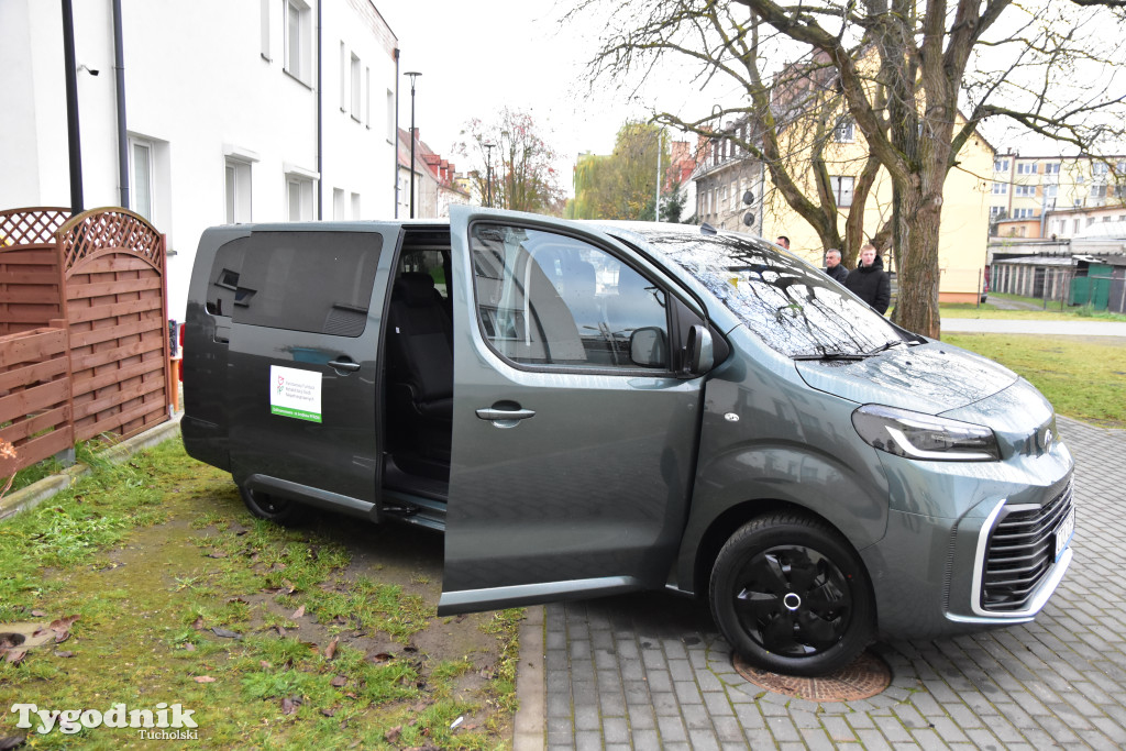 Nowe auto na wyposażeniu Placówek Opiekuńczo - Wychowawczych z Gostycyna i Żalna. Gdzie placówki zaplanowały swój wspólny wyjazd?